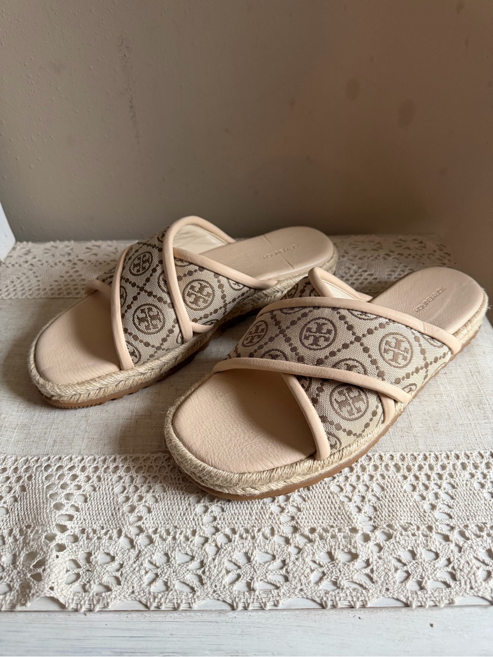 Tory Burch Beige Logo Espadrille Slide Sandals 10.5 NEW